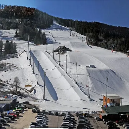 White Pearl Apartment *