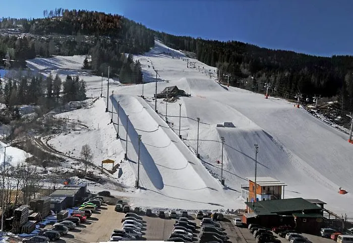 White Pearl Apartment *